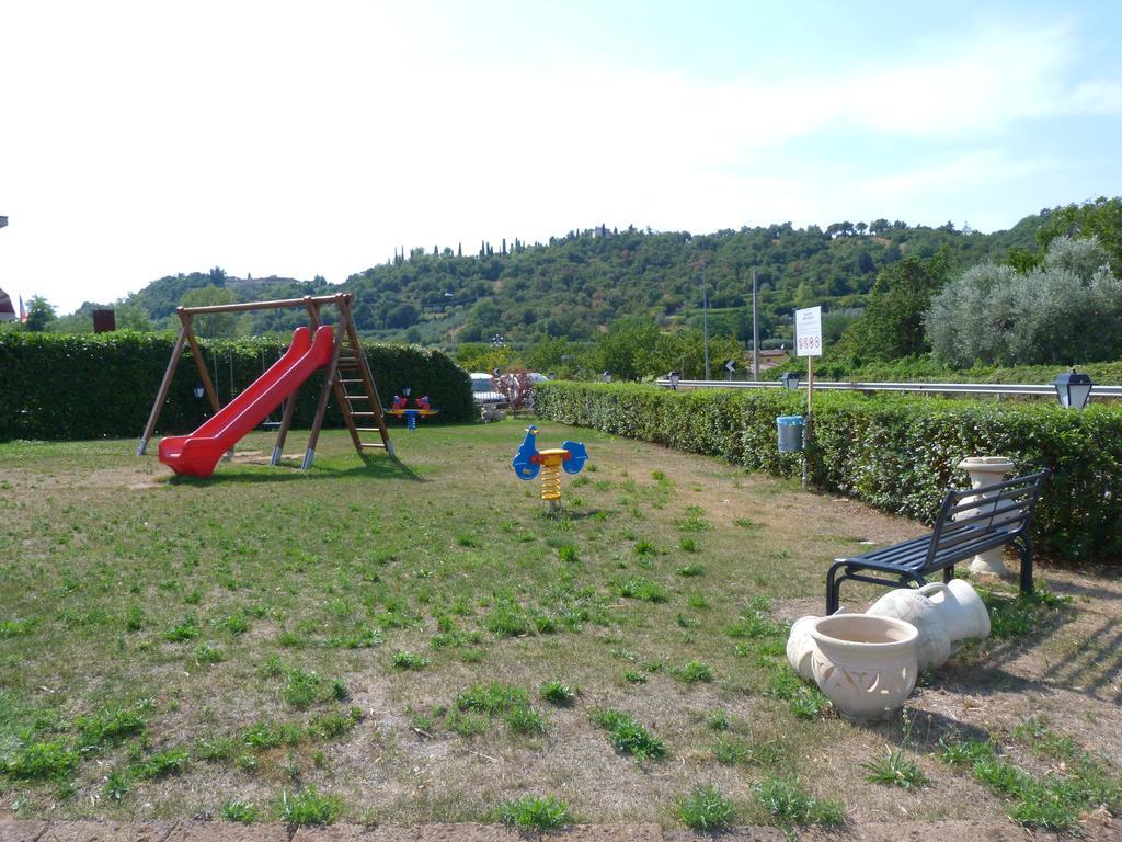 Le Colline Del Garda Hotel Bussolengo Exterior photo