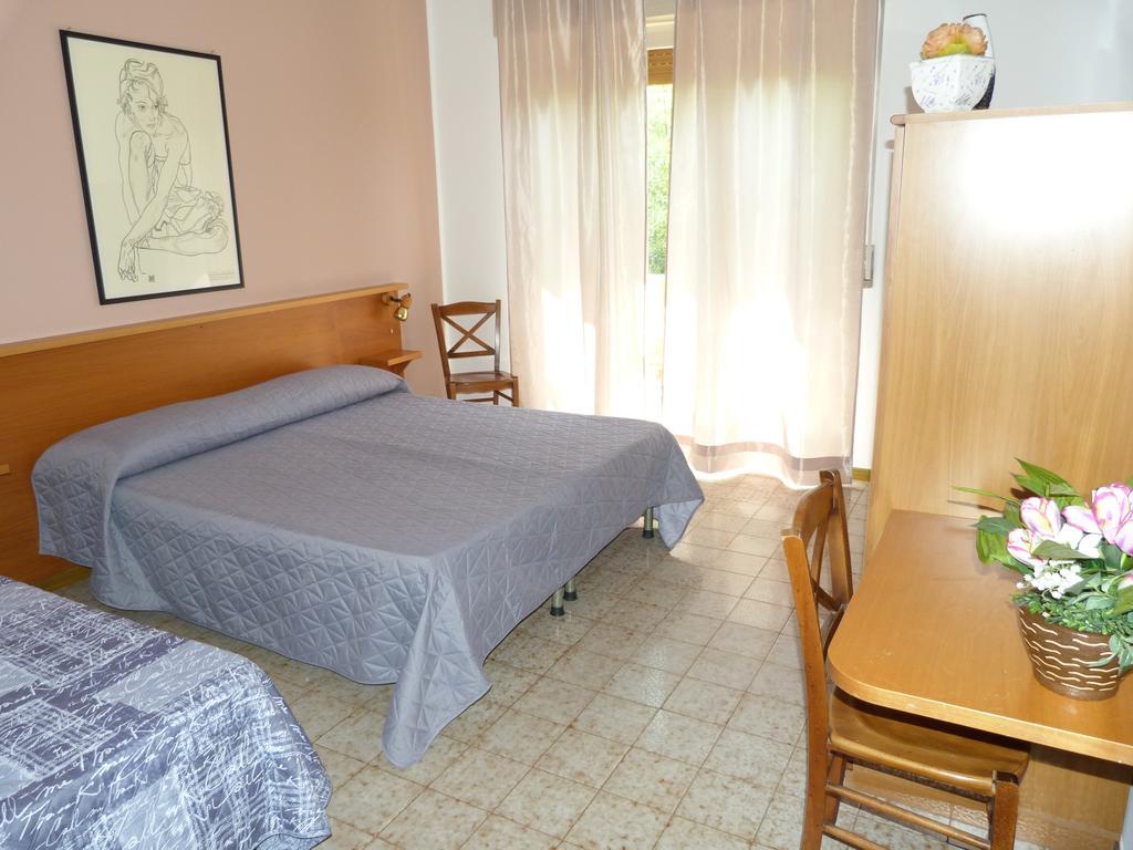 Le Colline Del Garda Hotel Bussolengo Room photo